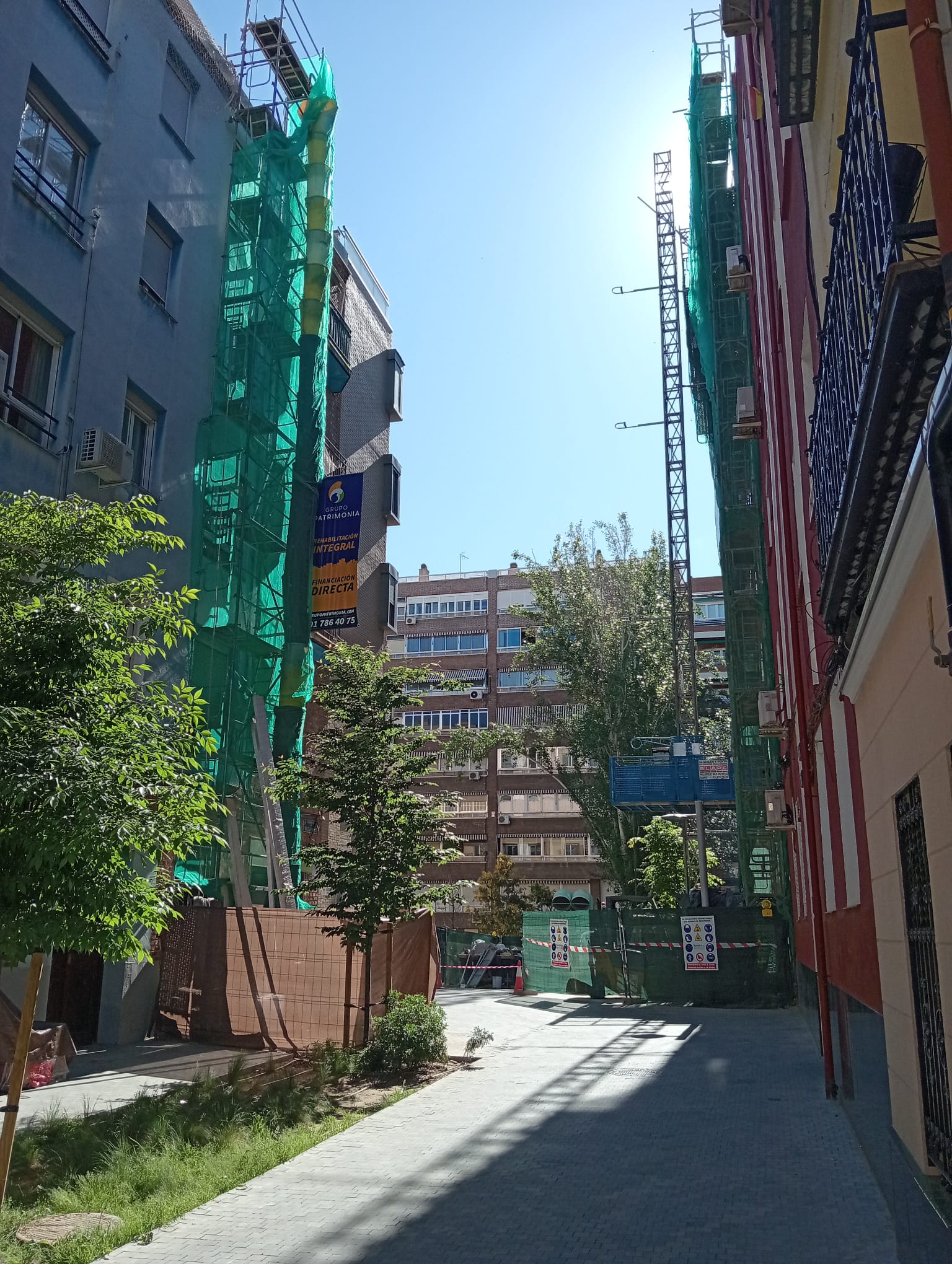 Refuerzo estructural de pilares en edificio